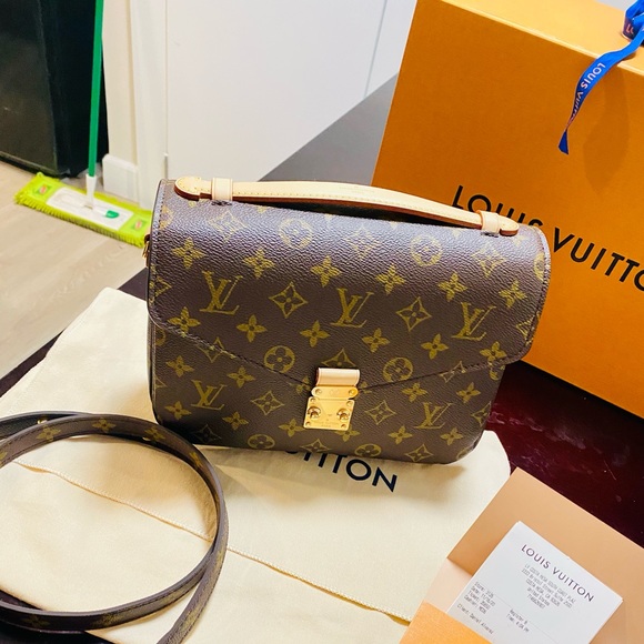 Louis Vuitton Handbags - ❌❌❌❌SOLD❌❌❌❌LV Pochette Métis!!